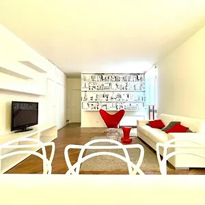 Domus - Ampia Moderna Casa Su 2 Piani Nel Cuore Di , Verona Itália